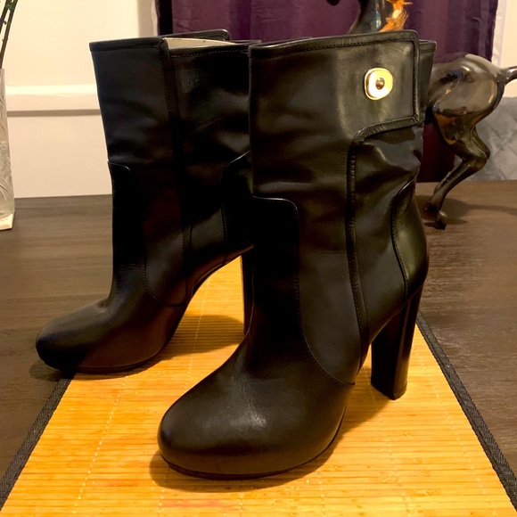 HP💎- Balenciaga Two Toned Black Leather Boots - Picture 2 of 13